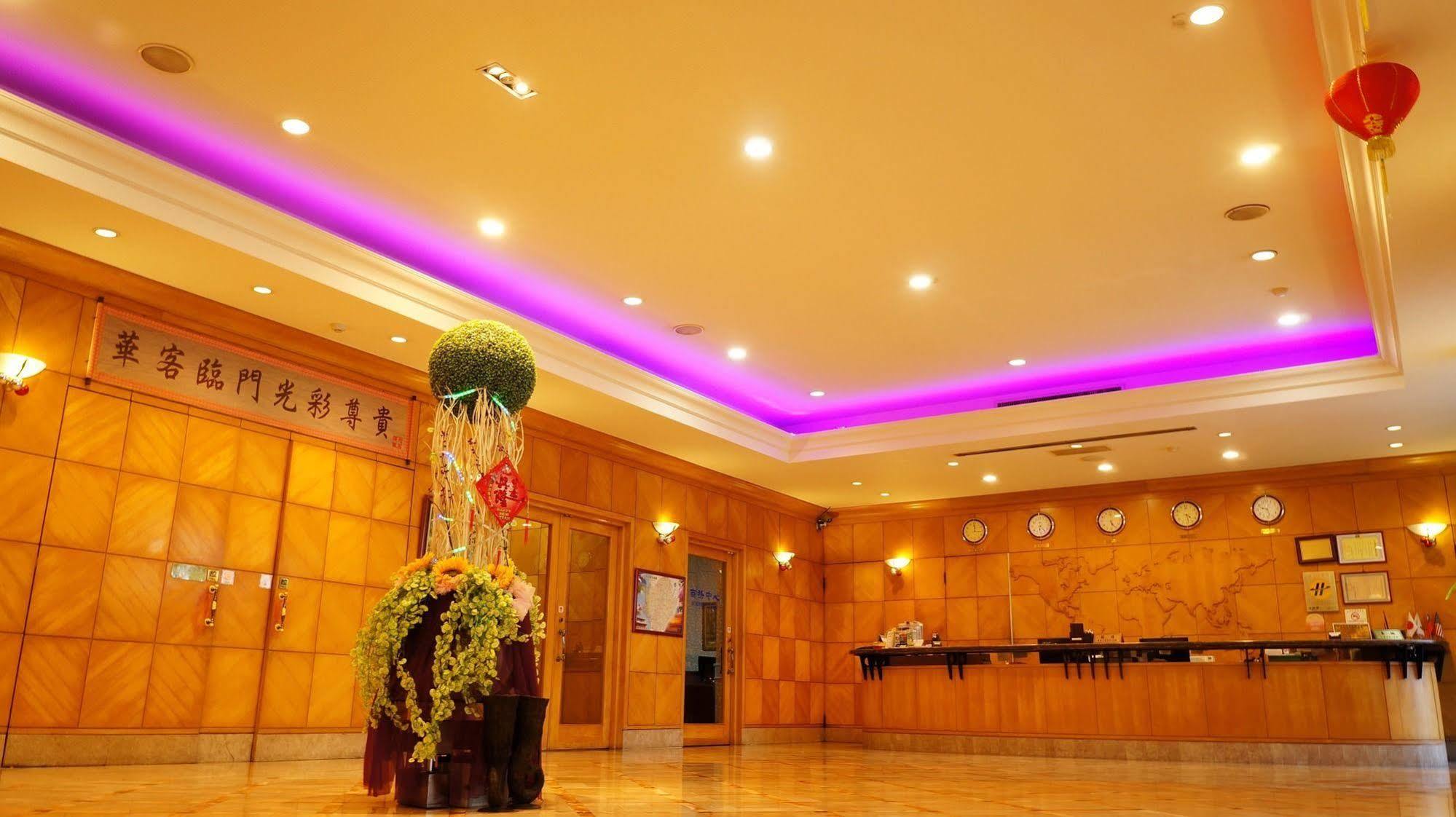 Oriental Hotel Tainan Exterior photo